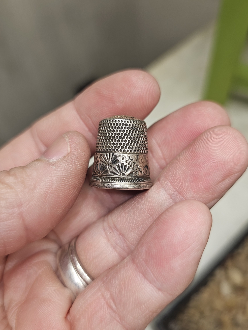 Ornate Decorative 1910-1920s Thimble  Antique  Marked MkD Sterling Size 10 (47)
